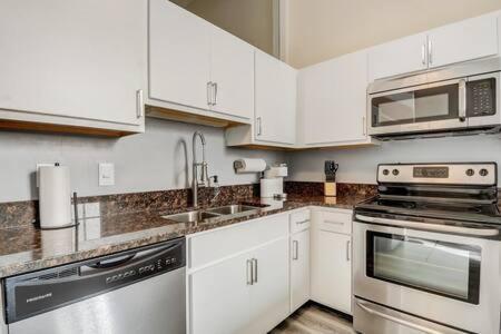 Cozysuites - 2br With Direct Skybridge Access #7 Apartamento
